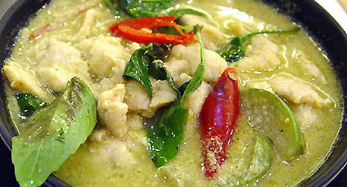 Restaurant Eat Here Klong Son Koh Chang Fried chicken green curry (option:  with coconut milk)